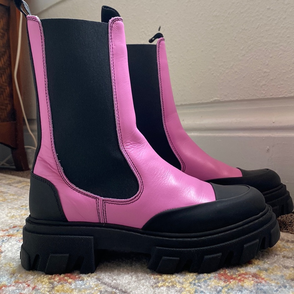 GANNI mid chelsea boot